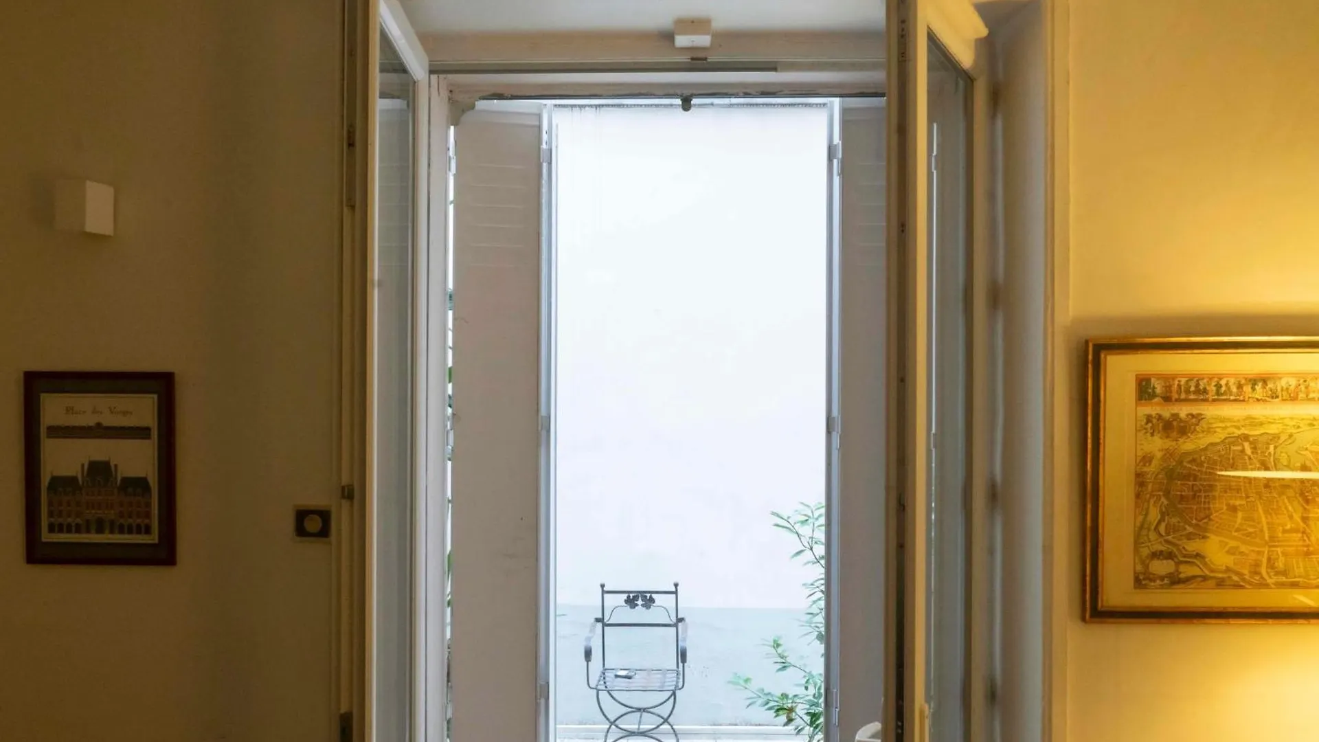 Comfortable Apartment With Beautiful Brightness Paris