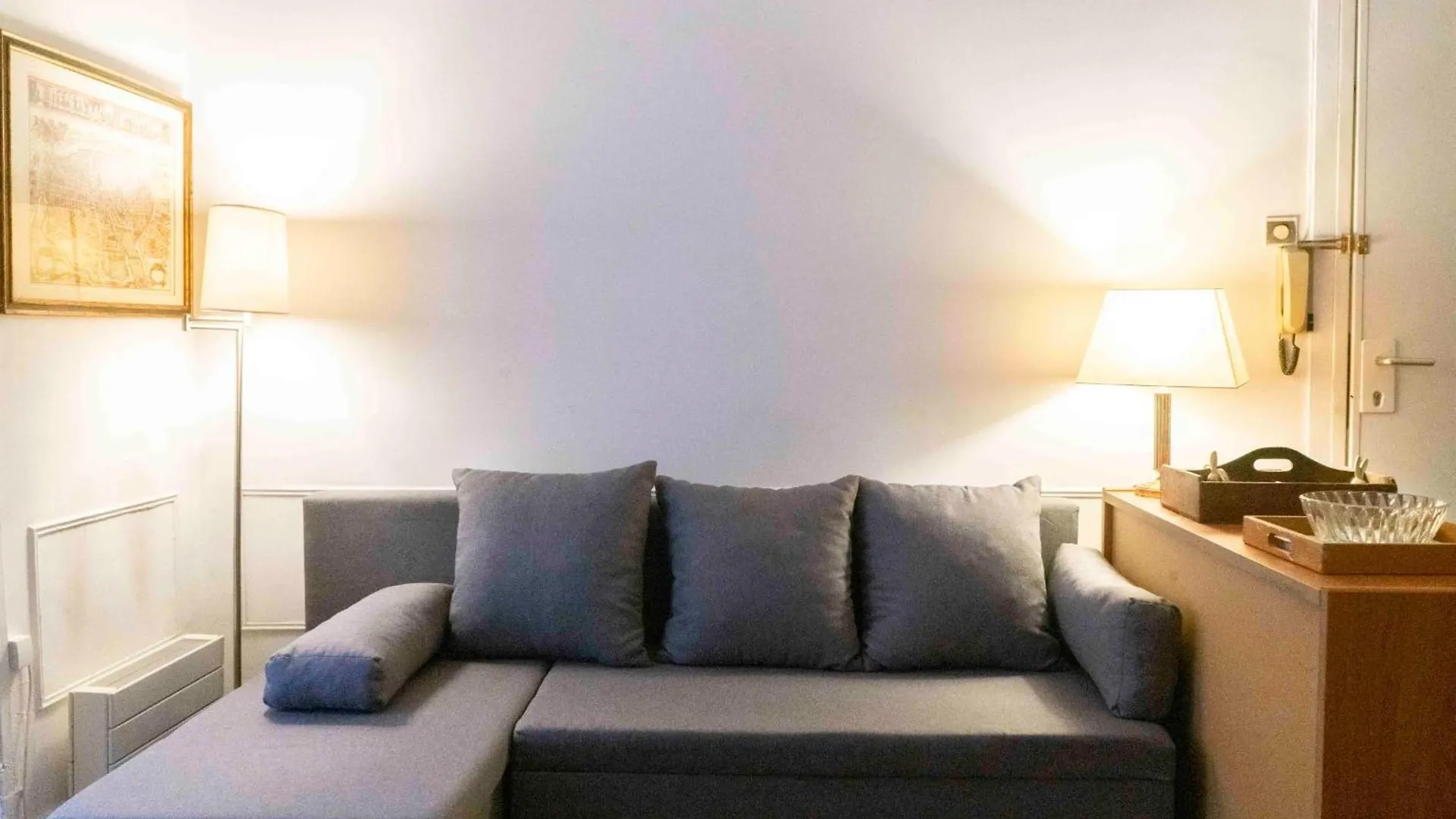 Comfortable Apartment With Beautiful Brightness Париж